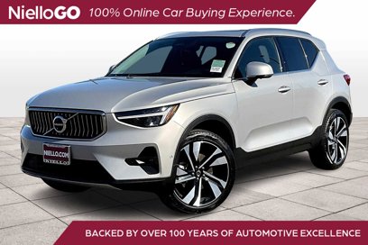 Used 2025 Volvo XC40 B5 Plus