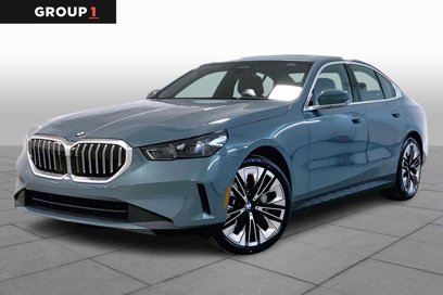 New 2025 BMW 530i xDrive w/ Premium Package