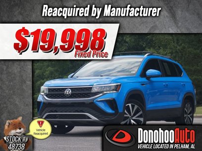 Used 2023 Volkswagen Taos SE w/ Panoramic Sunroof Package