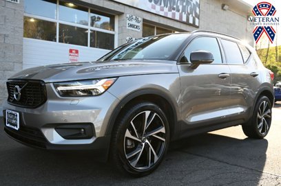 Used 2022 Volvo XC40 T5 R-Design w/ Climate Package
