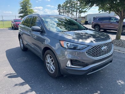 Used 2024 Ford Edge SEL w/ Convenience Package