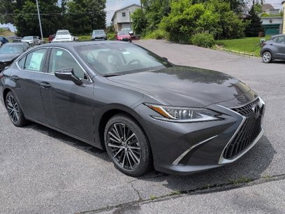 New 2025 Lexus ES 300h w/ Premium Package