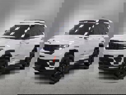 Used 2023 Jeep Grand Cherokee Altitude