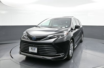 Used 2021 Toyota Sienna Platinum