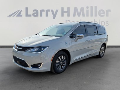 Certified 2020 Chrysler Pacifica Limited w/ Advanced Safetytec Group