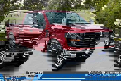 New 2025 Ford F150 XLT w/ Equipment Group 302A MID