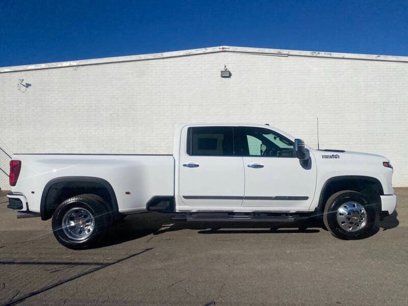 New 2025 Chevrolet Silverado 3500 High Country w/ Technology Package