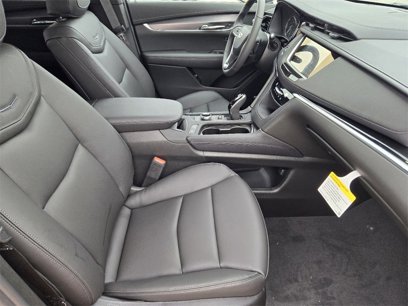 New 2025 Cadillac XT6 Luxury