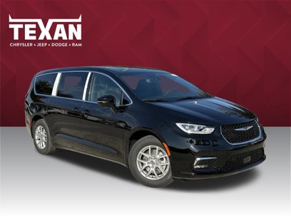 New 2025 Chrysler Pacifica Select