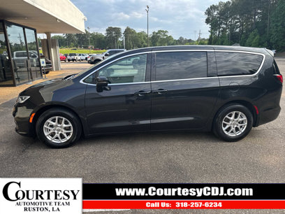 Used 2023 Chrysler Pacifica Touring-L