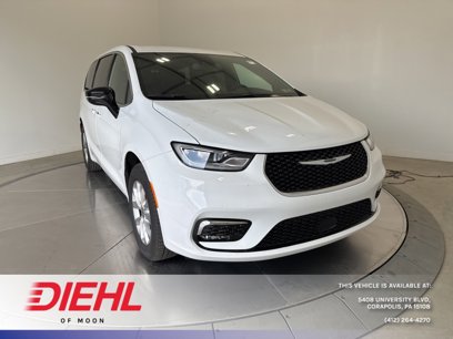 New 2025 Chrysler Pacifica Select