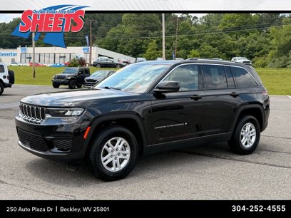 Used 2023 Jeep Grand Cherokee Laredo w/ Luxury Tech Group I