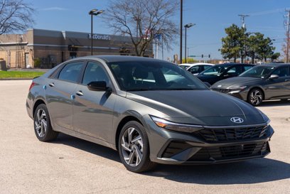 New 2025 Hyundai Elantra SEL