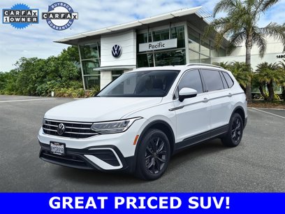 Used 2022 Volkswagen Tiguan SE w/ Panoramic Sunroof Package