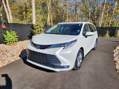 Used 2022 Toyota Sienna Limited