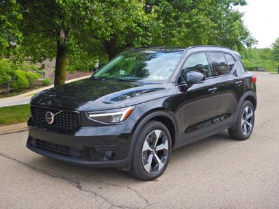 Used 2024 Volvo XC40 B5 Core