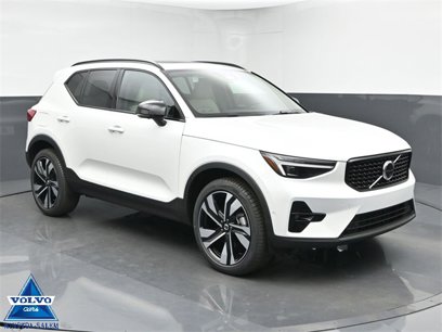 New 2025 Volvo XC40 B5 Plus w/ Climate Package