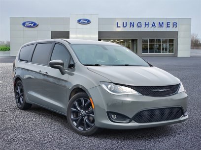 Used 2020 Chrysler Pacifica Touring w/ S Appearance Package