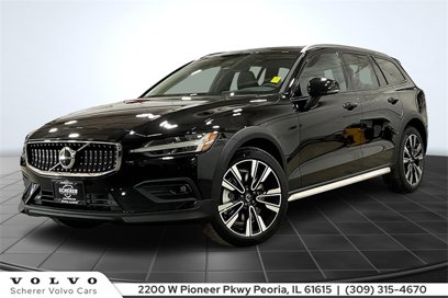 New 2025 Volvo V60 B5 Cross Country Ultra w/ Protection Package Premier