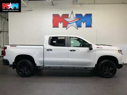 New 2025 Chevrolet Silverado 1500 LT Trail Boss w/ LPO, Dark Essentials Package
