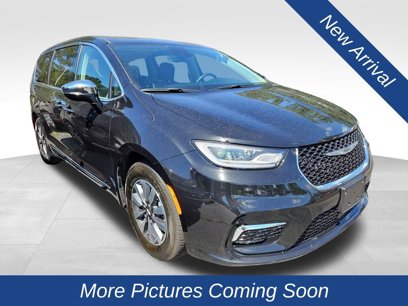 Used 2023 Chrysler Pacifica Limited
