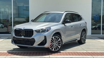 New 2025 BMW X1 xDrive28i w/ Premium Package