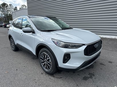 New 2025 Ford Escape SE w/ PHEV Premium Package