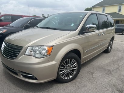 Used 2014 Chrysler Town & Country Touring-L w/ Driver Convenience Group