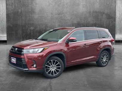 Used 2017 Toyota Highlander SE