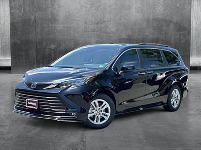 New 2025 Toyota Sienna XLE