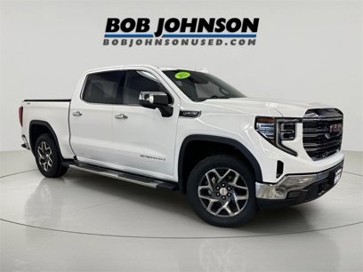 Used 2022 GMC Sierra 1500 SLT w/ SLT Convenience Package