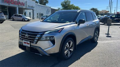 New 2025 Nissan Rogue SL w/ SL Premium Package
