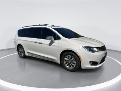 Used 2020 Chrysler Pacifica Limited w/ Advanced Safetytec Group