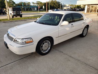 Used 2009 Lincoln Town Car Signature Limited