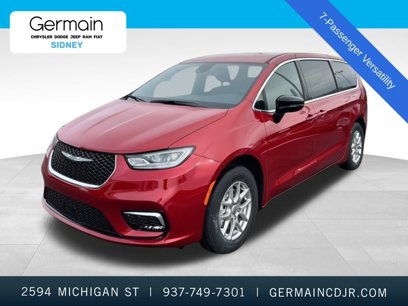 New 2025 Chrysler Pacifica Select