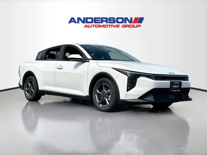 New 2025 Kia K4 LXS