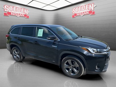 Used 2017 Toyota Highlander Limited Platinum