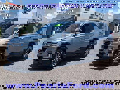 Used 2023 Chevrolet Traverse LT