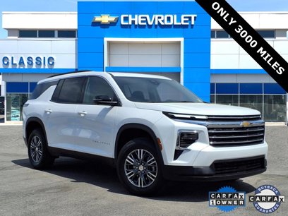 Used 2024 Chevrolet Traverse LT