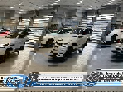 Used 2023 Jeep Cherokee Altitude Lux