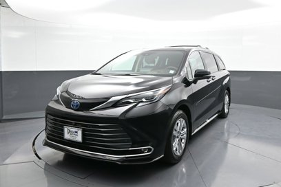 Certified 2024 Toyota Sienna Platinum
