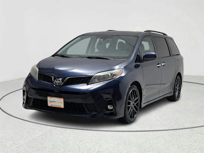 Used 2018 Toyota Sienna SE