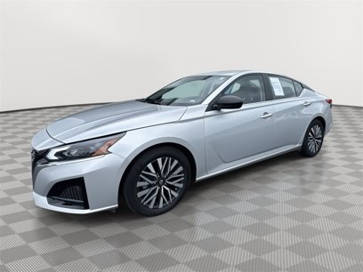 Used 2024 Nissan Altima 2.5 SV