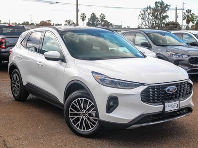 New 2025 Ford Escape SE w/ PHEV Premium Package