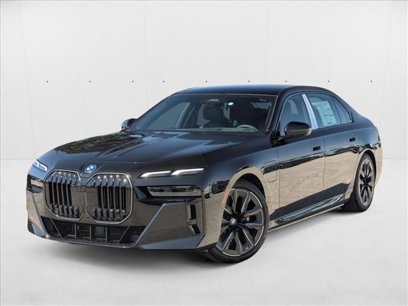New 2025 BMW 760i xDrive w/ Premium Package