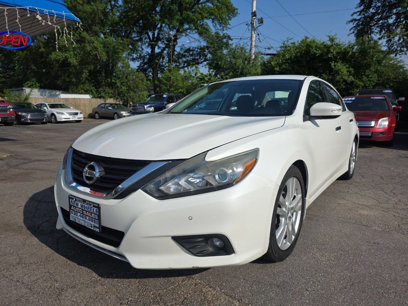 Used 2016 Nissan Altima 3.5 SL w/ Interior Lighting Package