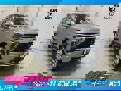 New 2025 Chevrolet Suburban LS