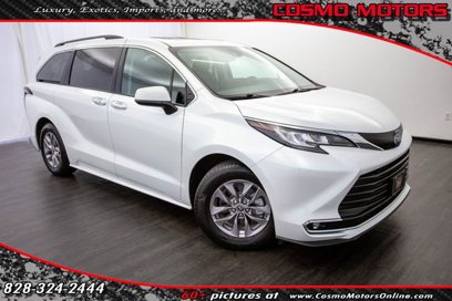 Used 2022 Toyota Sienna XLE