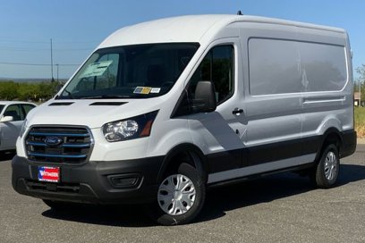 New 2023 Ford E-Transit Medium Roof w/ Interior Upgrade Package