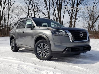 New 2025 Nissan Pathfinder SV w/ SV Premium Package